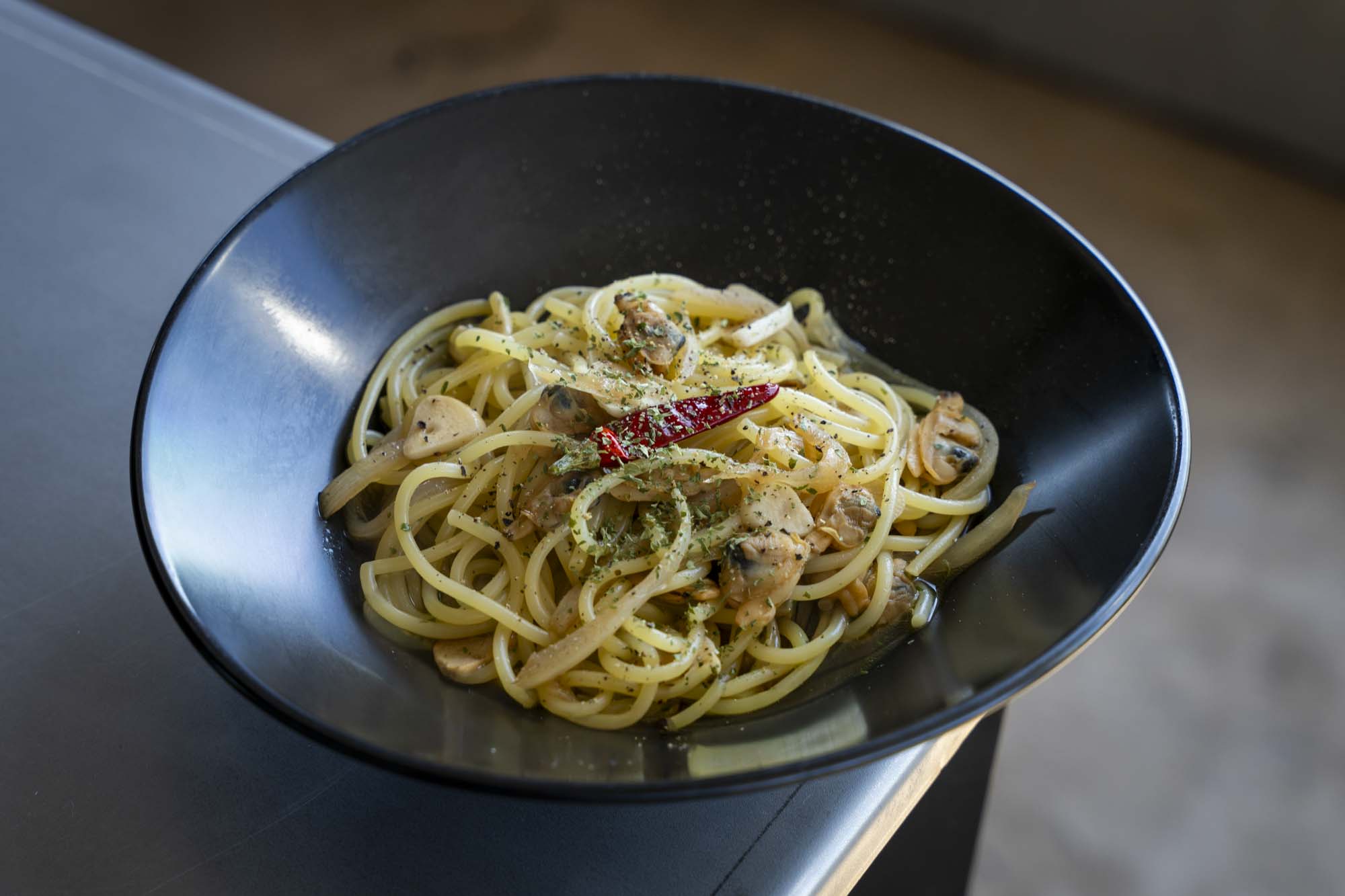 アサリとニンニクの香りが広がるボンゴレビアンコパスタ